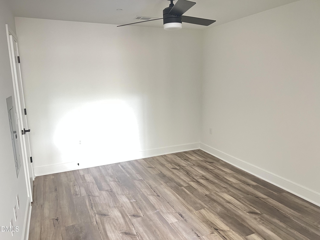 615 Daniels Street - Photo 6