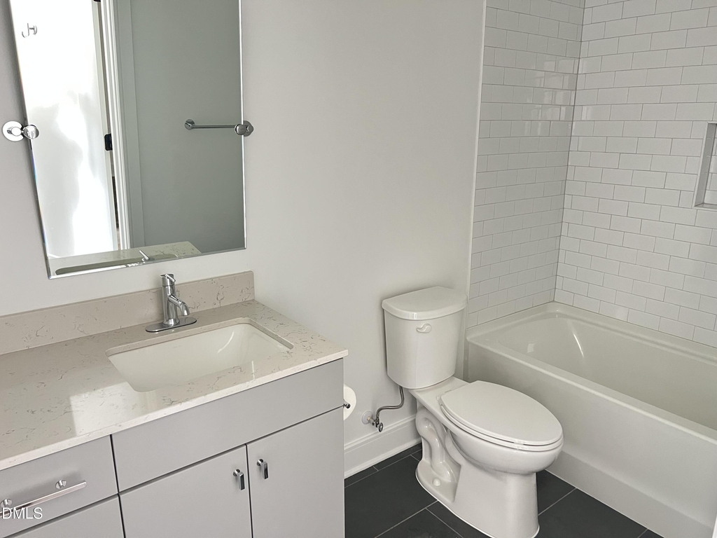 615 Daniels Street - Photo 5
