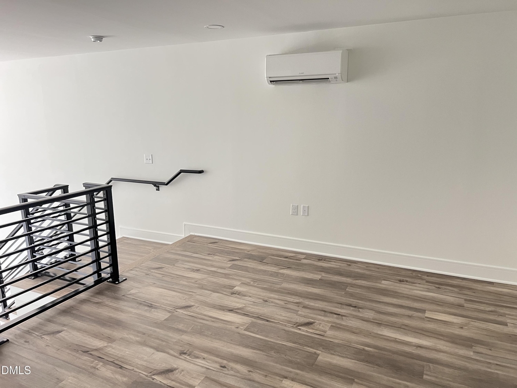 615 Daniels Street - Photo 10
