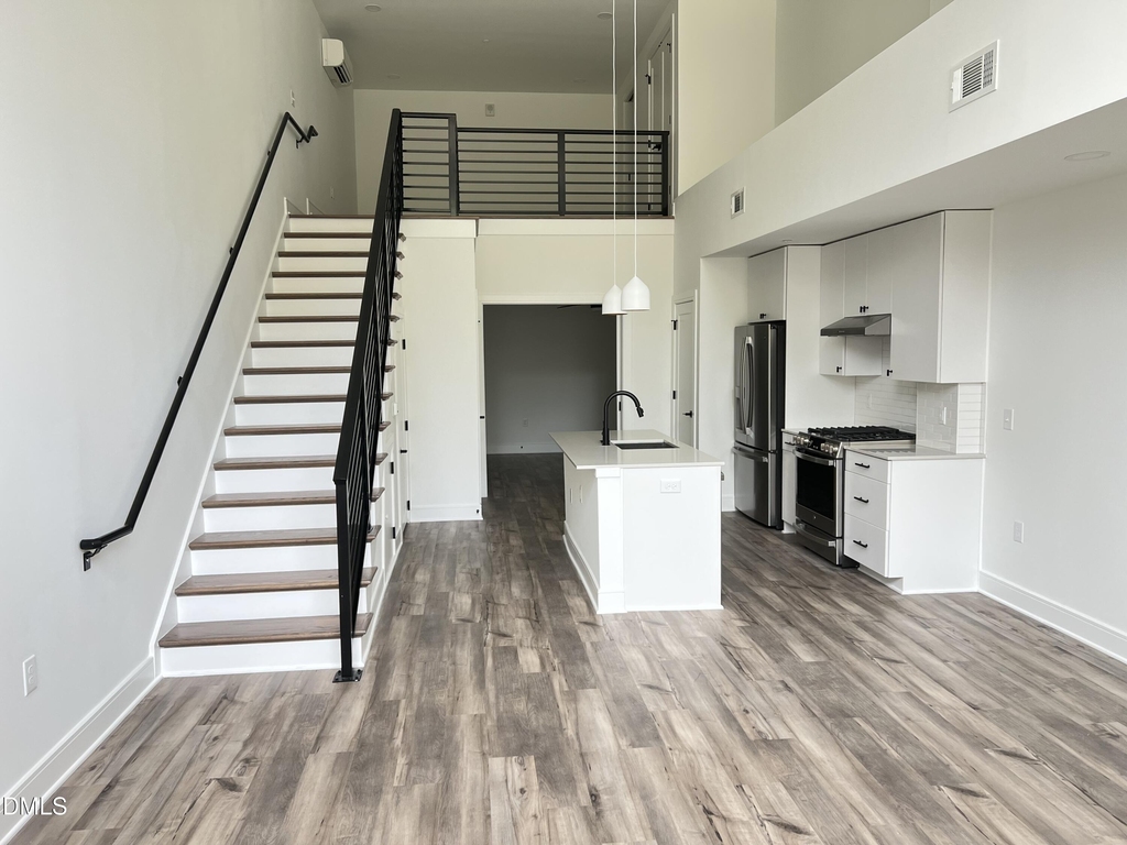 615 Daniels Street - Photo 1
