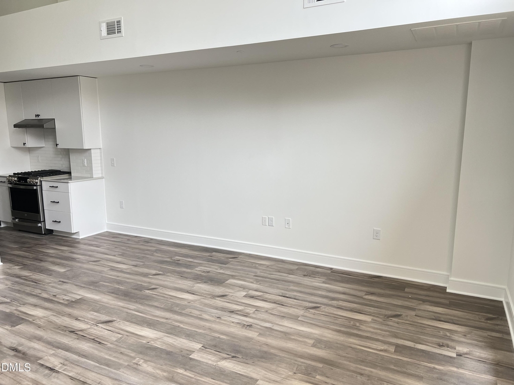615 Daniels Street - Photo 2