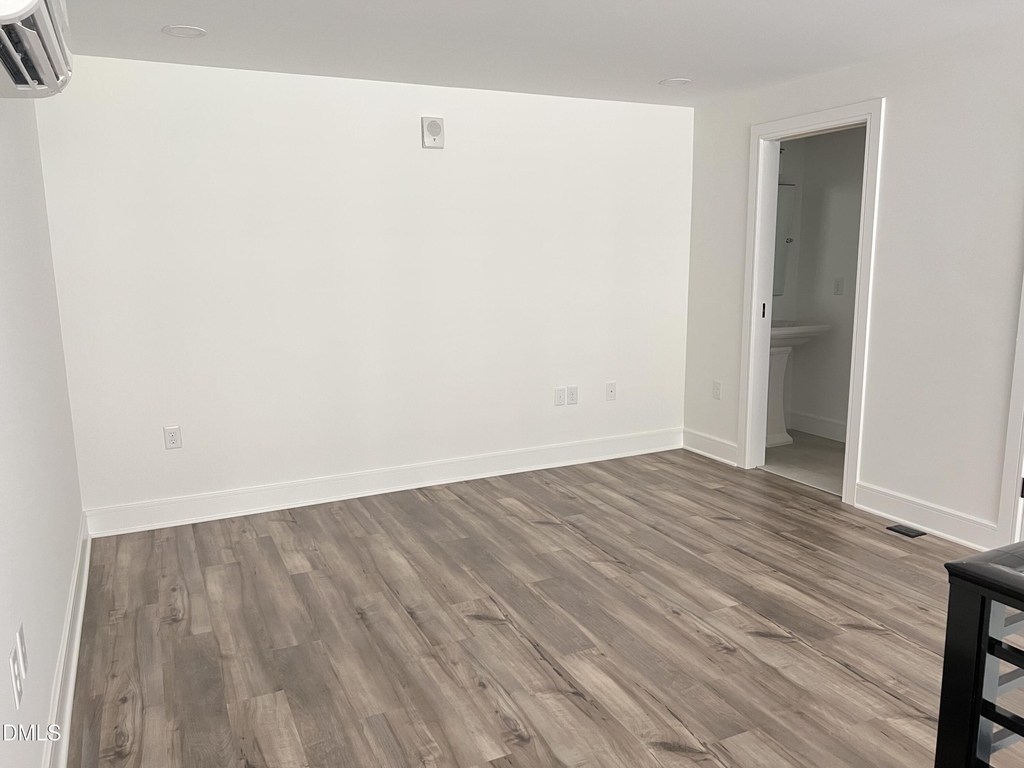 615 Daniels Street - Photo 9