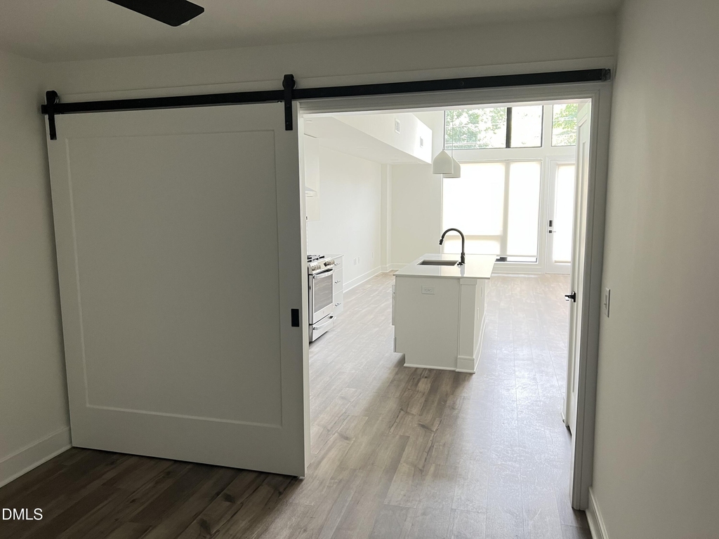 615 Daniels Street - Photo 8