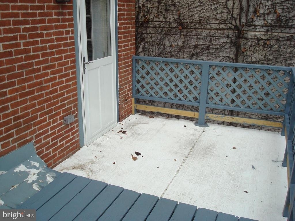 207 Wollerton Street - Photo 28