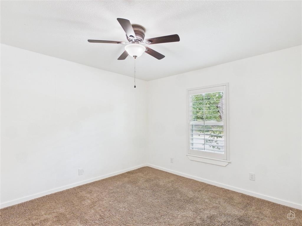 6211 Manor Rd - Photo 12