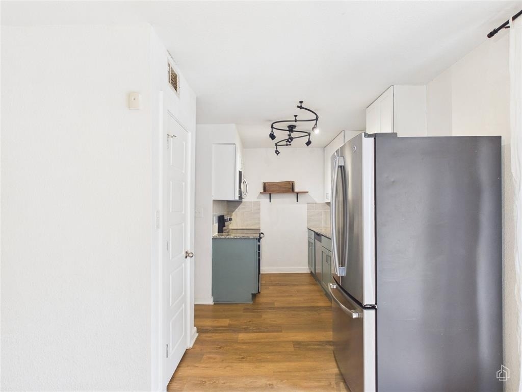 6211 Manor Rd - Photo 7