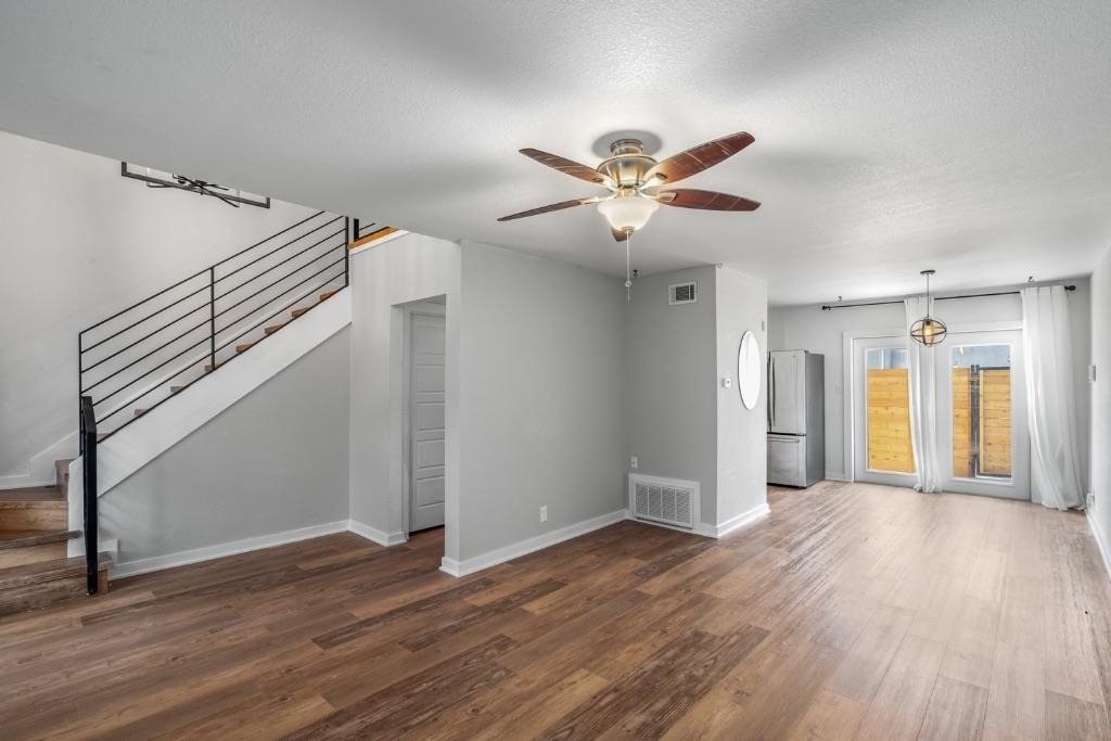6211 Manor Rd - Photo 6