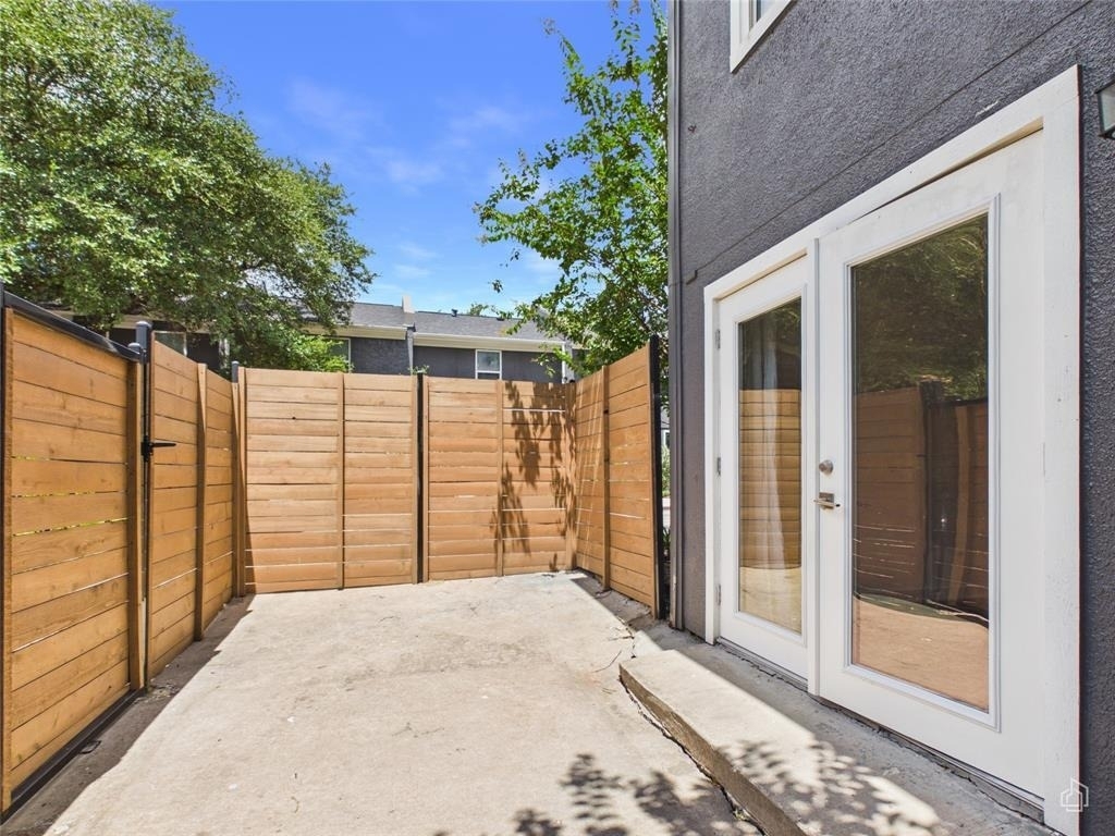 6211 Manor Rd - Photo 20