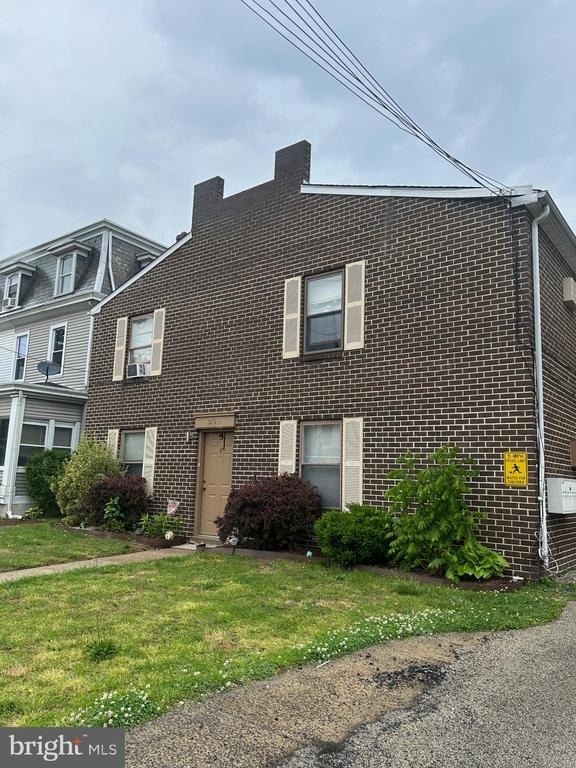 504-506 Cinnaminson Avenue - Photo 0