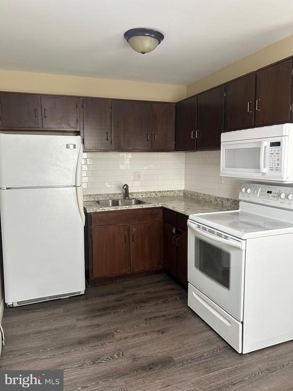 504-506 Cinnaminson Avenue - Photo 7