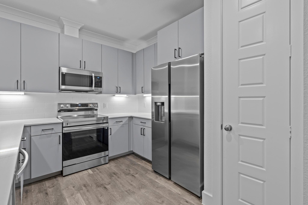 1664 Hillside Terrace - Photo 19