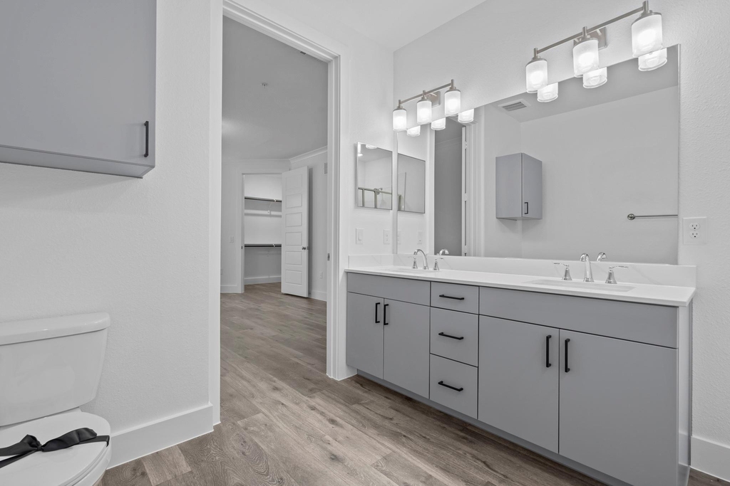 1664 Hillside Terrace - Photo 33