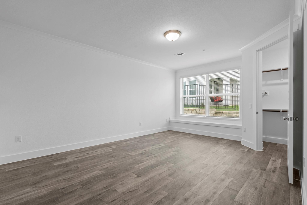 1664 Hillside Terrace - Photo 23
