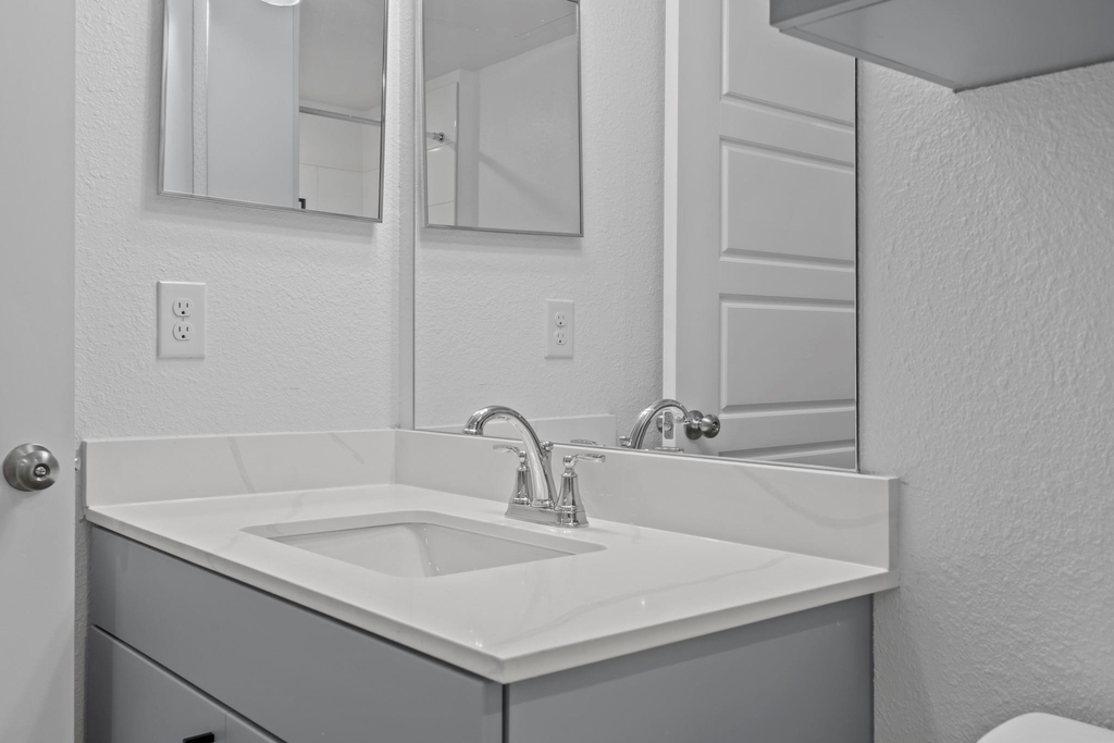 1664 Hillside Terrace - Photo 8