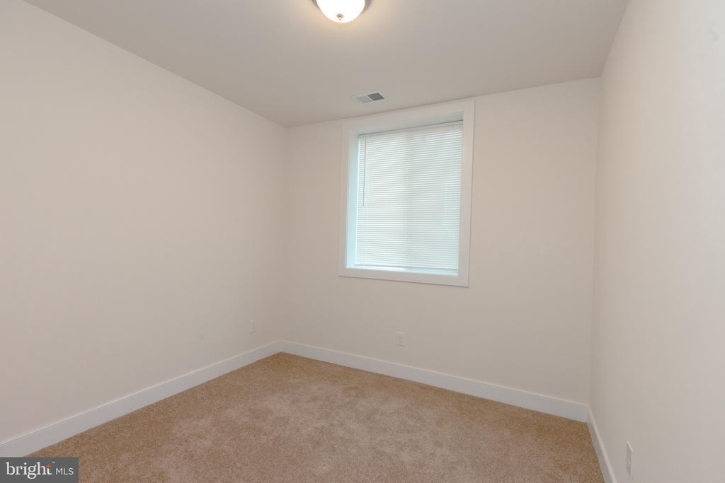 5705 Crestwood Place - Photo 13