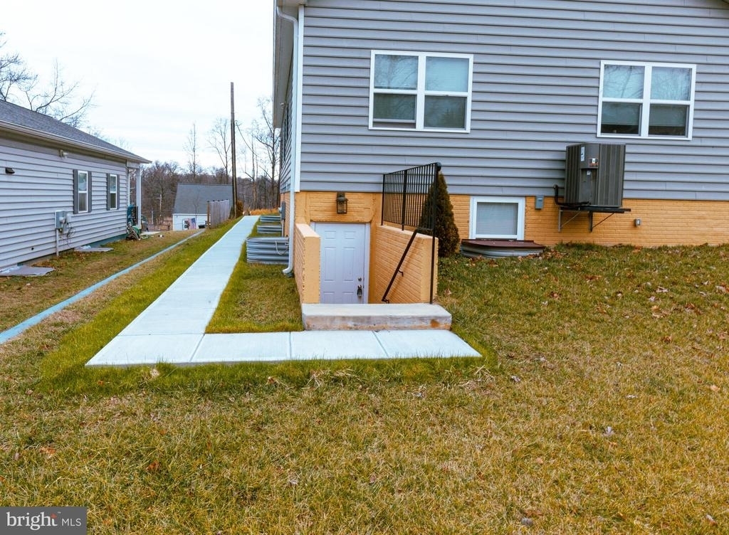 5705 Crestwood Place - Photo 0