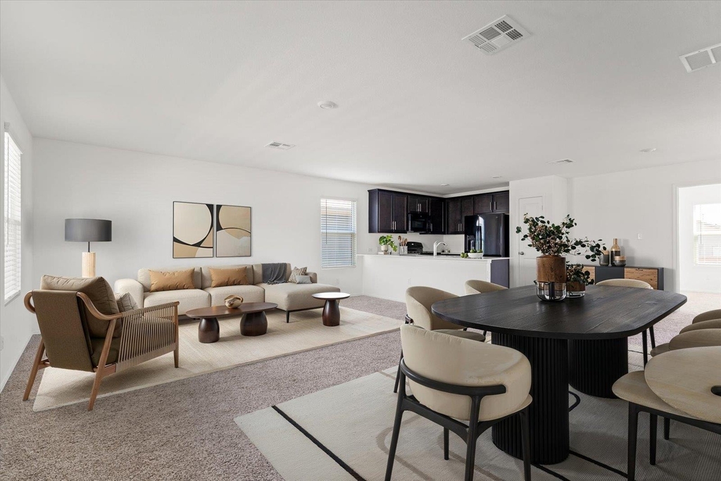 905 Powell St - Photo 3