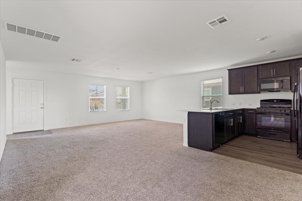905 Powell St - Photo 9