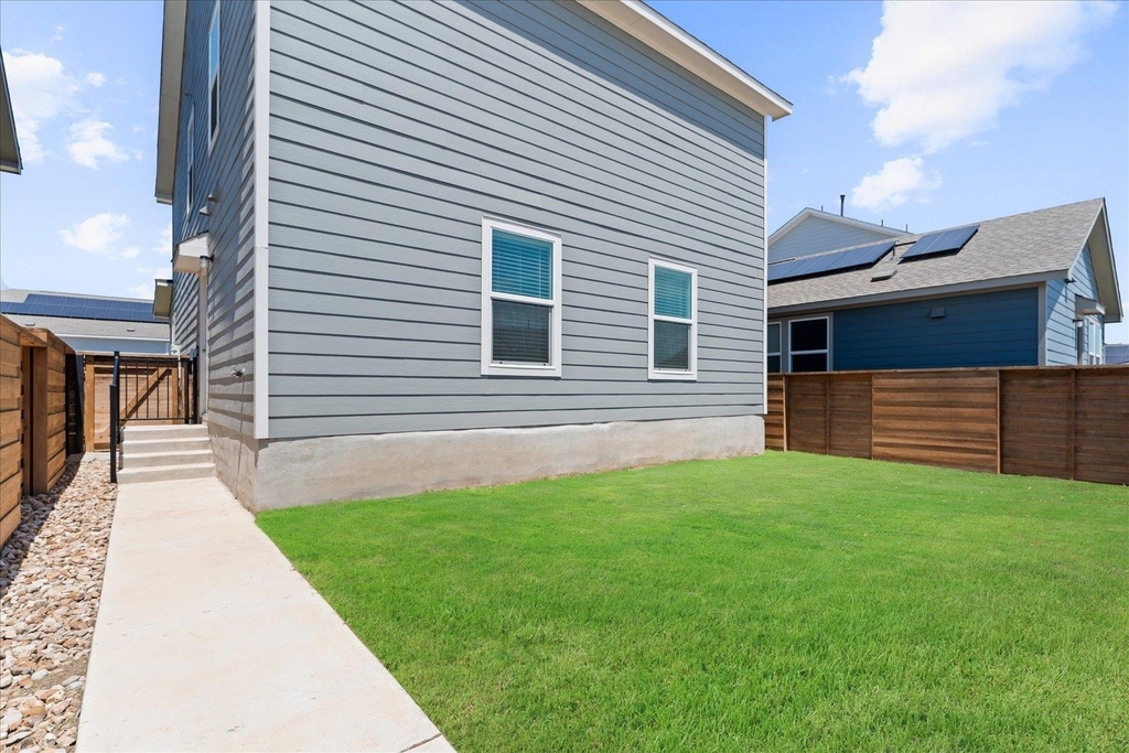 905 Powell St - Photo 33