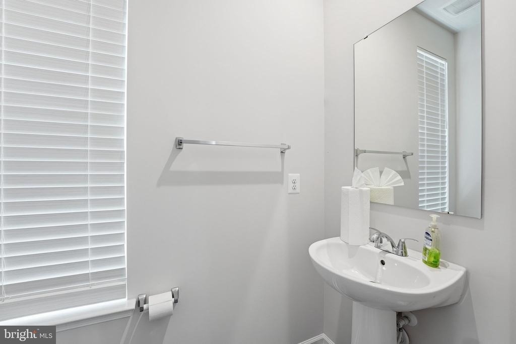 6066 Beake St - Photo 15