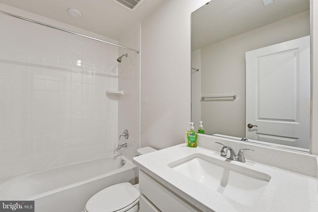 6066 Beake St - Photo 14