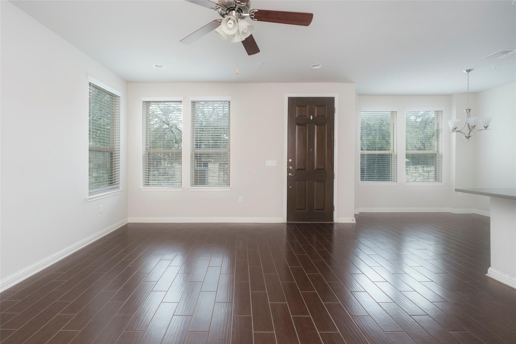 13800 Lyndhurst St - Photo 5