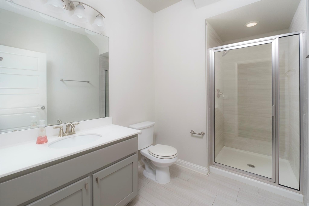 13800 Lyndhurst St - Photo 8