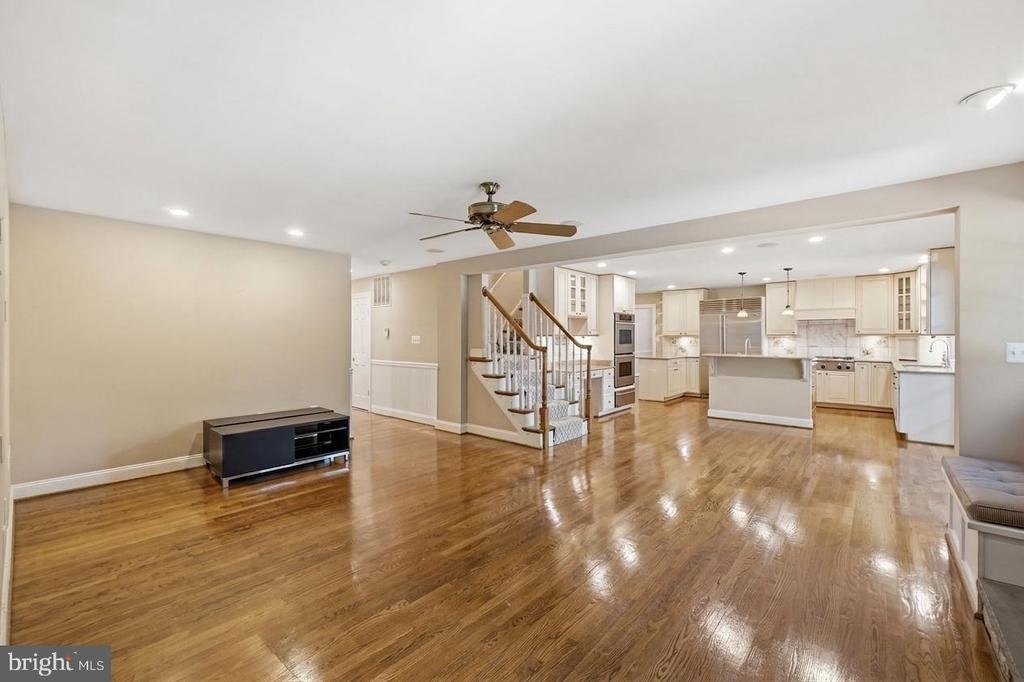 9904 Hall Road - Photo 11