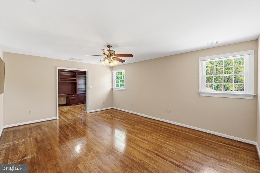 9904 Hall Road - Photo 14