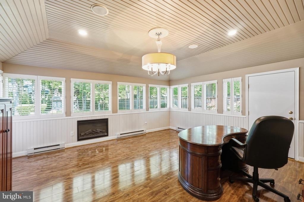 9904 Hall Road - Photo 8