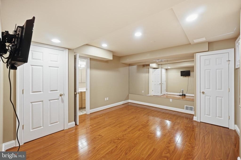 9904 Hall Road - Photo 27