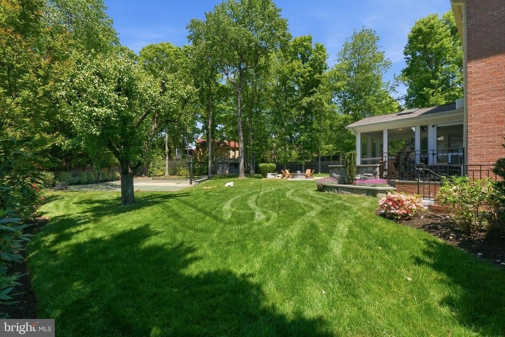 9904 Hall Road - Photo 33