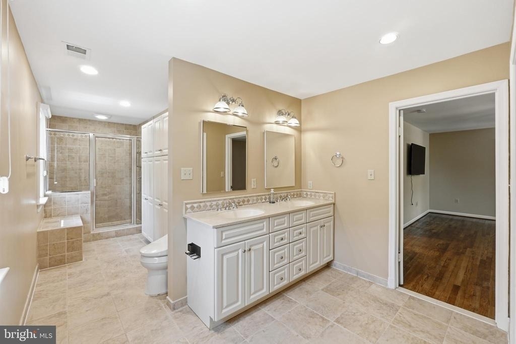 9904 Hall Road - Photo 17