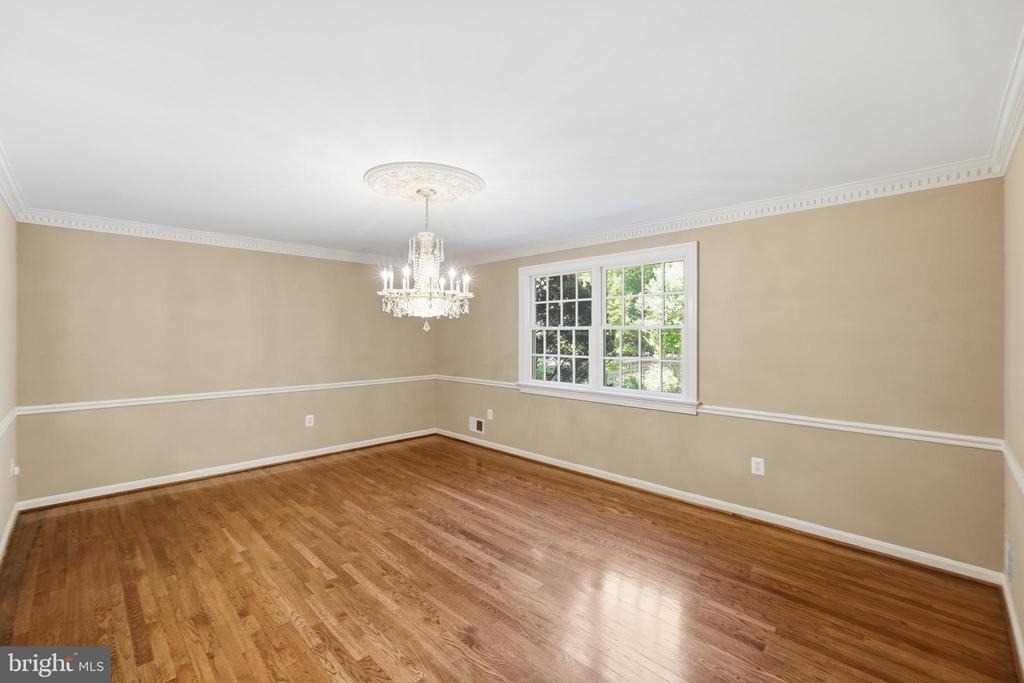 9904 Hall Road - Photo 5