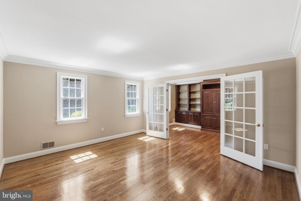 9904 Hall Road - Photo 6