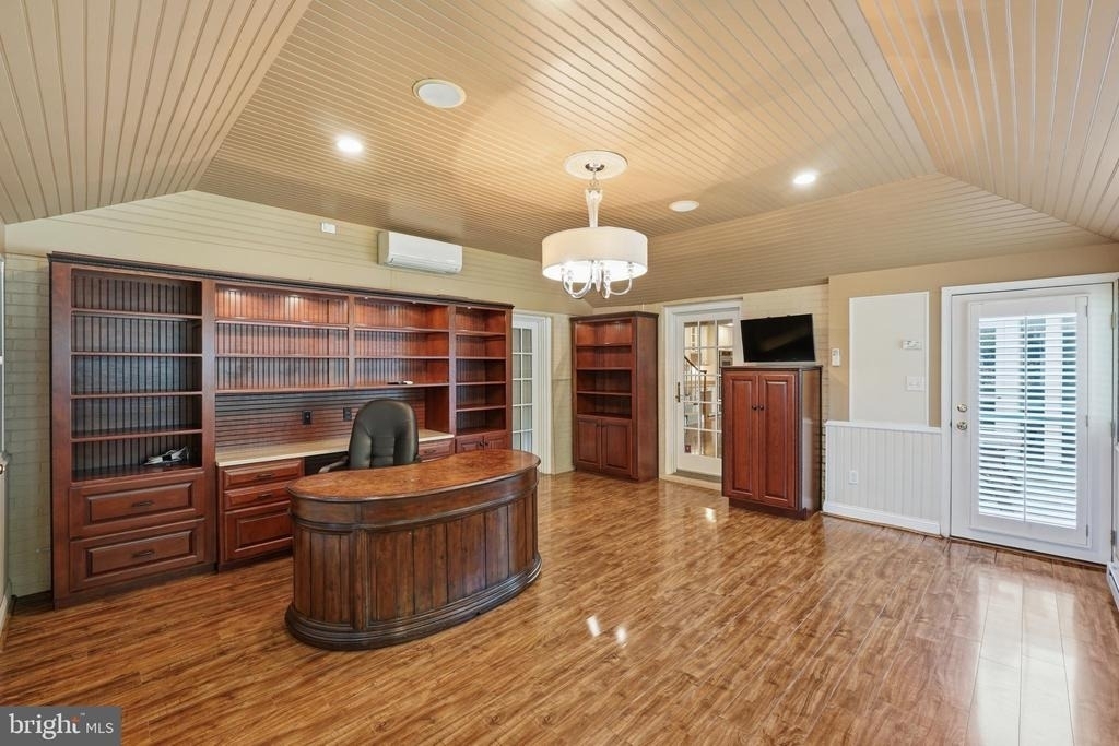 9904 Hall Road - Photo 9