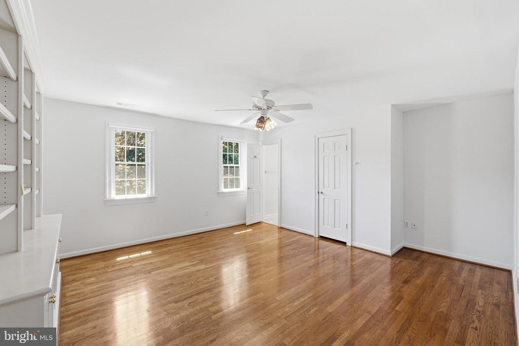 9904 Hall Road - Photo 20