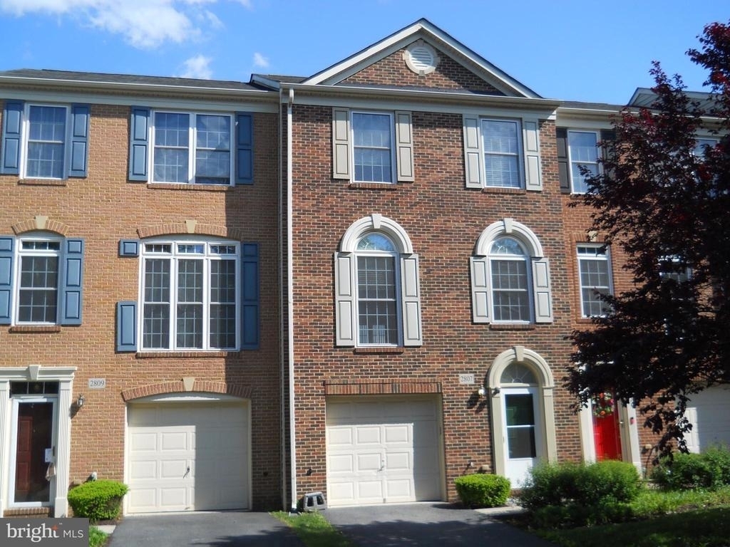2807 Cornet Court - Photo 0