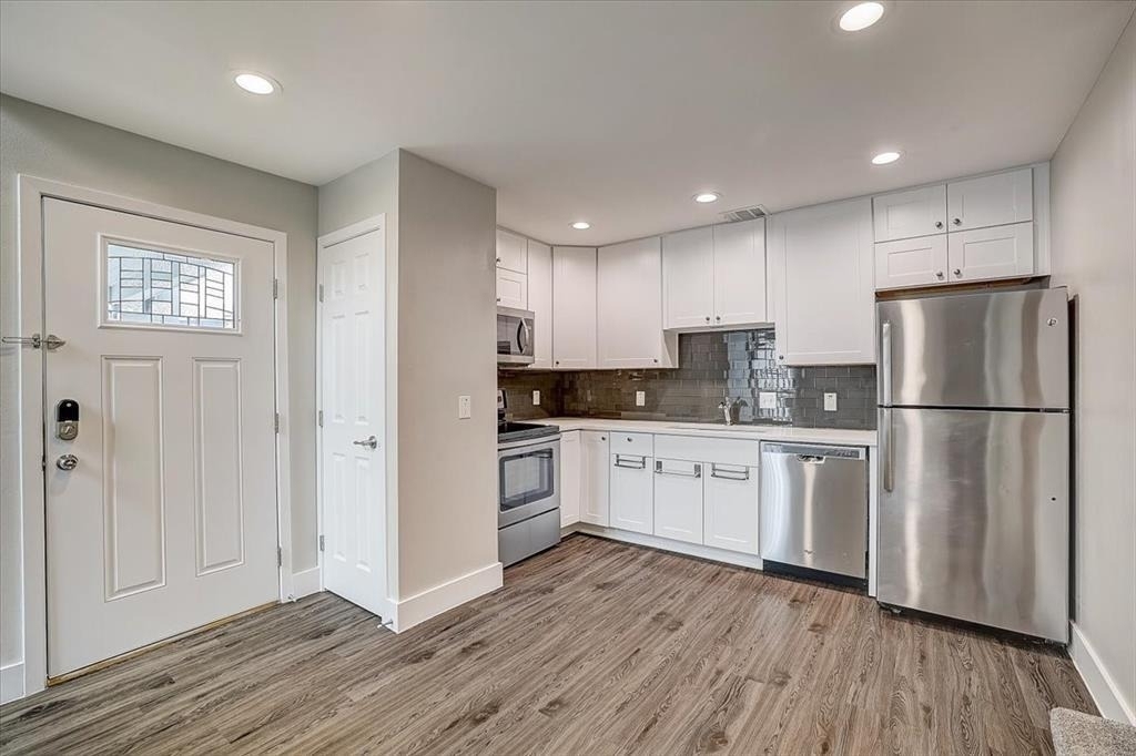 935 La Posada Dr - Photo 4
