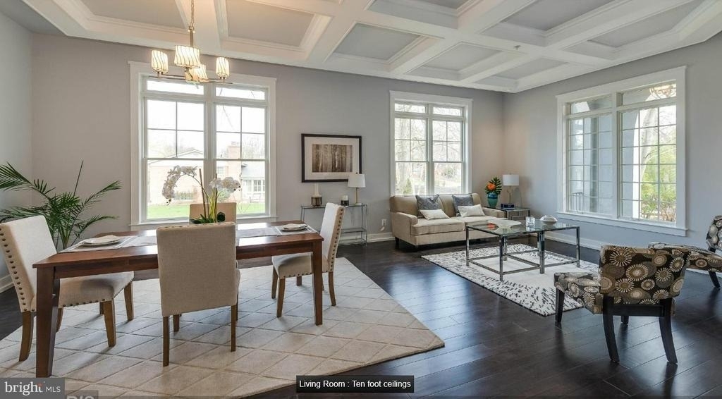 9814 Fernwood Road - Photo 4