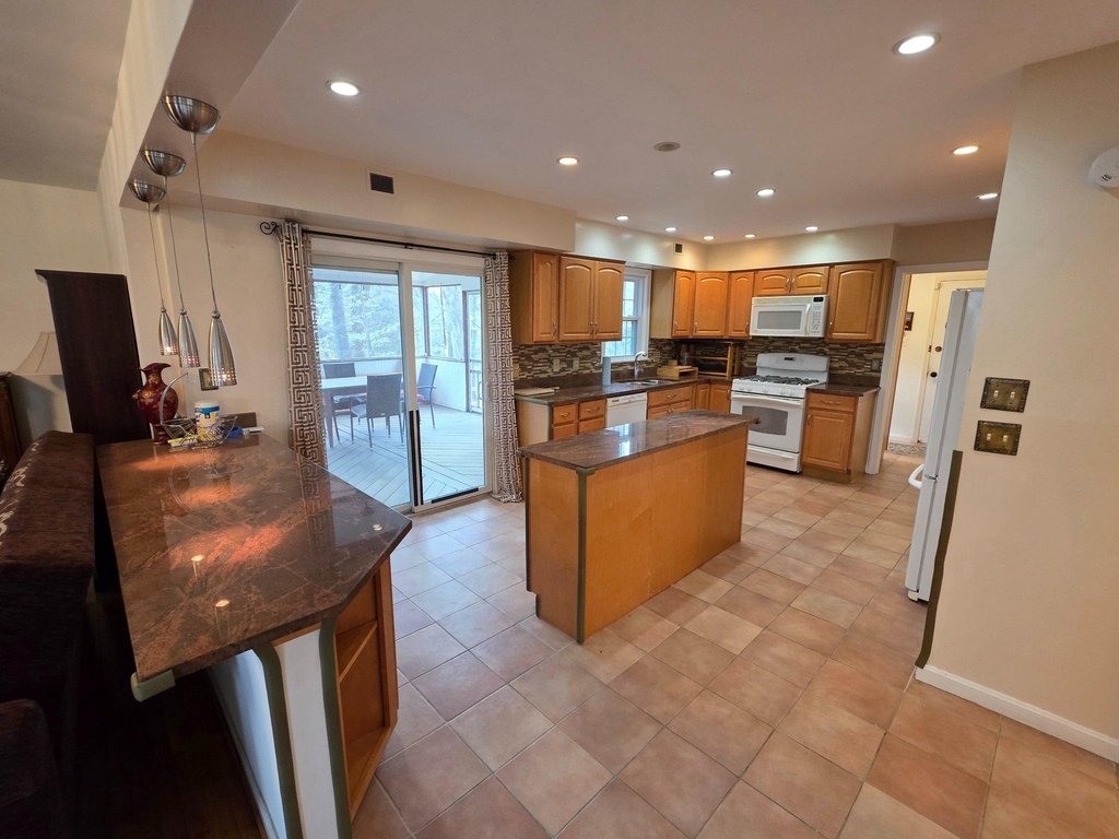 8120 Paisley Place - Photo 10