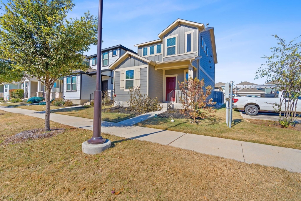 1828 Arendale Dr - Photo 2