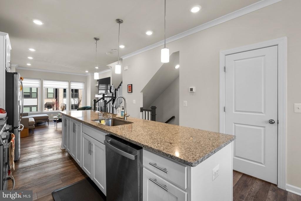16154 Bowery Street - Photo 7
