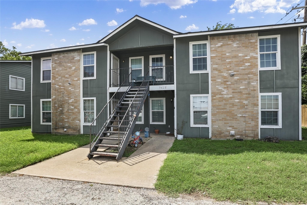 7417 Vintage Hills Dr - Photo 0