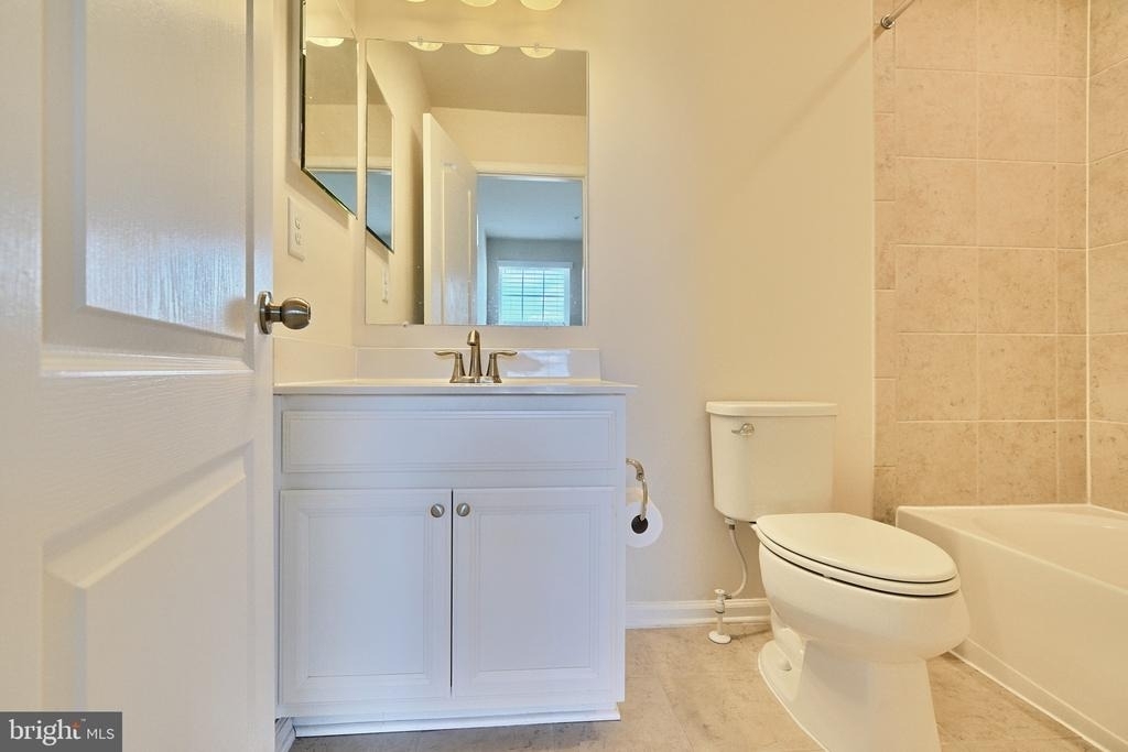 8016 Blue Stream Drive - Photo 26
