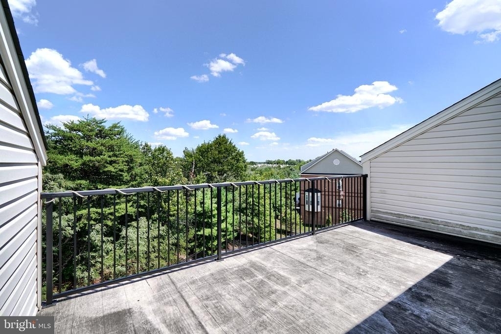 8016 Blue Stream Drive - Photo 27
