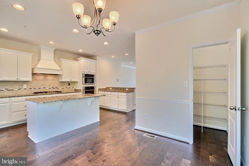 8016 Blue Stream Drive - Photo 12