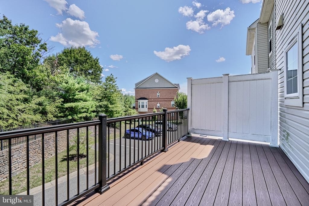 8016 Blue Stream Drive - Photo 14