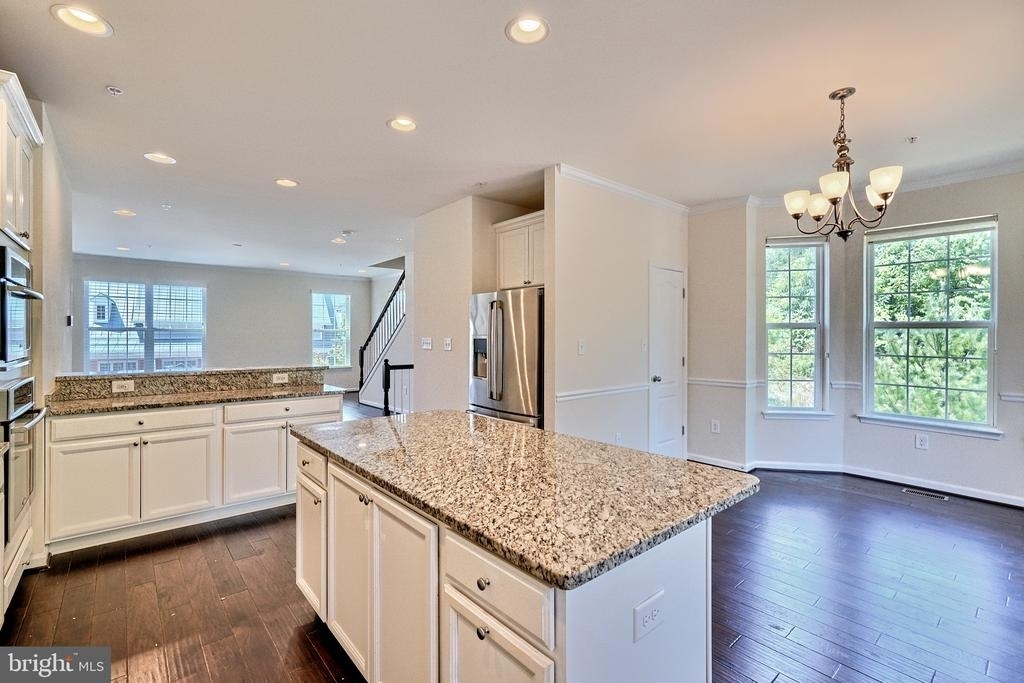8016 Blue Stream Drive - Photo 10