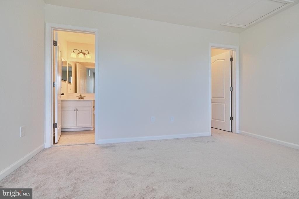8016 Blue Stream Drive - Photo 25